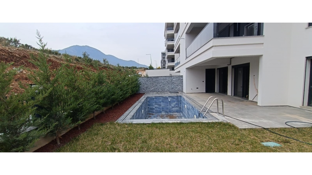 GÖVEÇLİK'DE HAVUZLU SİTE KONSEPTİ 4+1 LÜKS DAİRE
