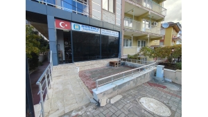 GERZELE'DE OKULLAR BÖLGESİNDE 60 M² SATILIK İŞ YERİ
