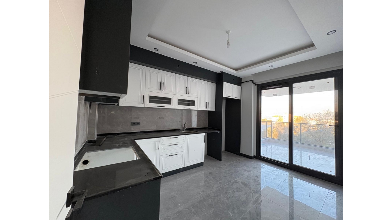 ŞEMİKLER'DE 3+1 SIFIR SATILIK DAİRE